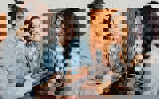 1 av 10 under 34 år är varslad eller redan uppsagd till följd av coronakrisen