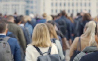 Lyxfällan ger en nidbild av överskuldsatta